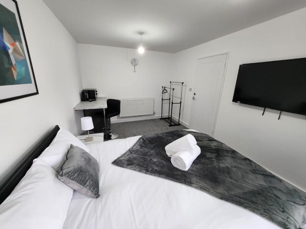 4 Bedroom 2 Bathroom Shared House - Near Bhx And Nec * Birmingham