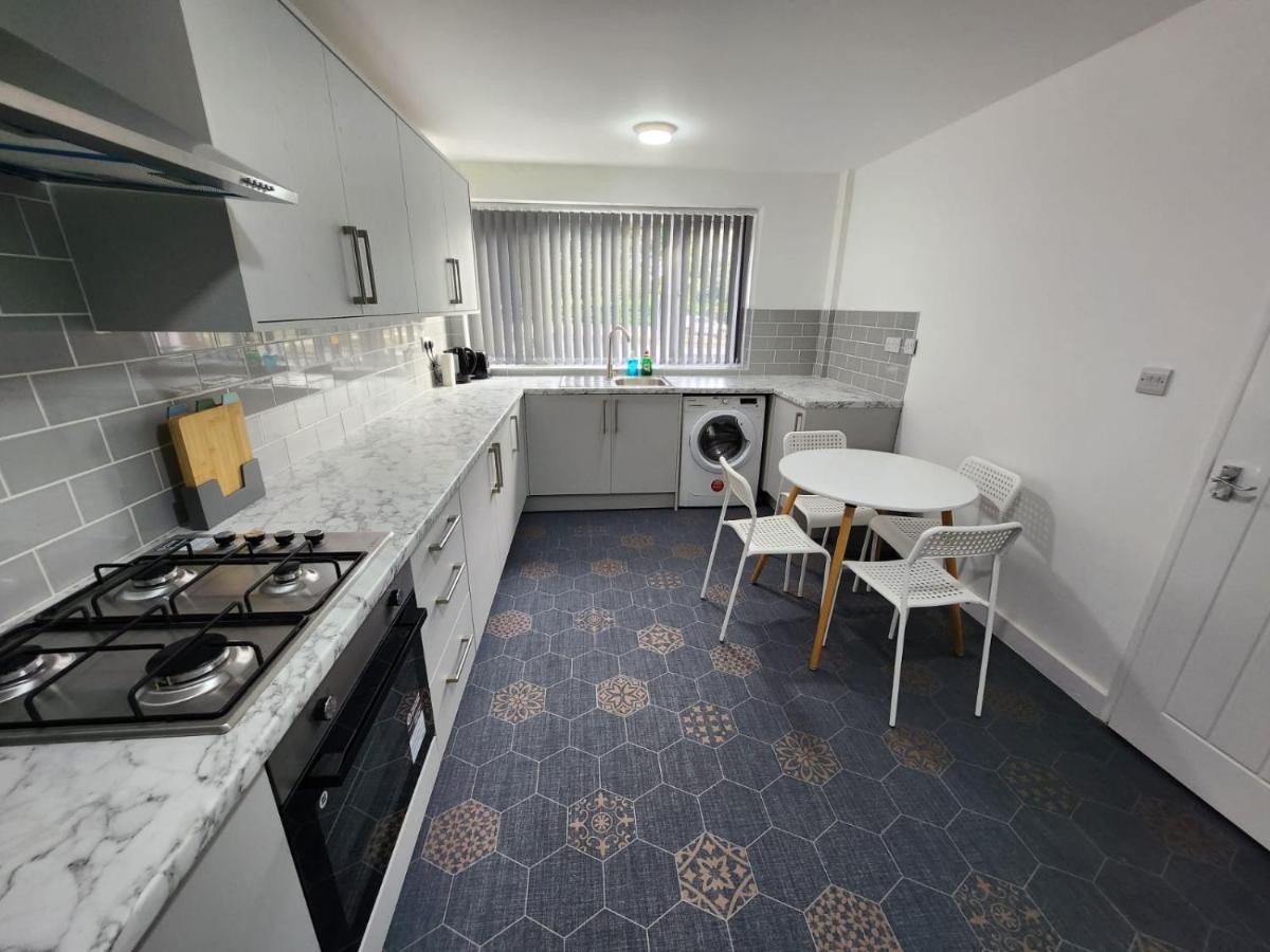 Guest house 4 Bedroom 2 Bathroom Shared House - Near Bhx And Nec