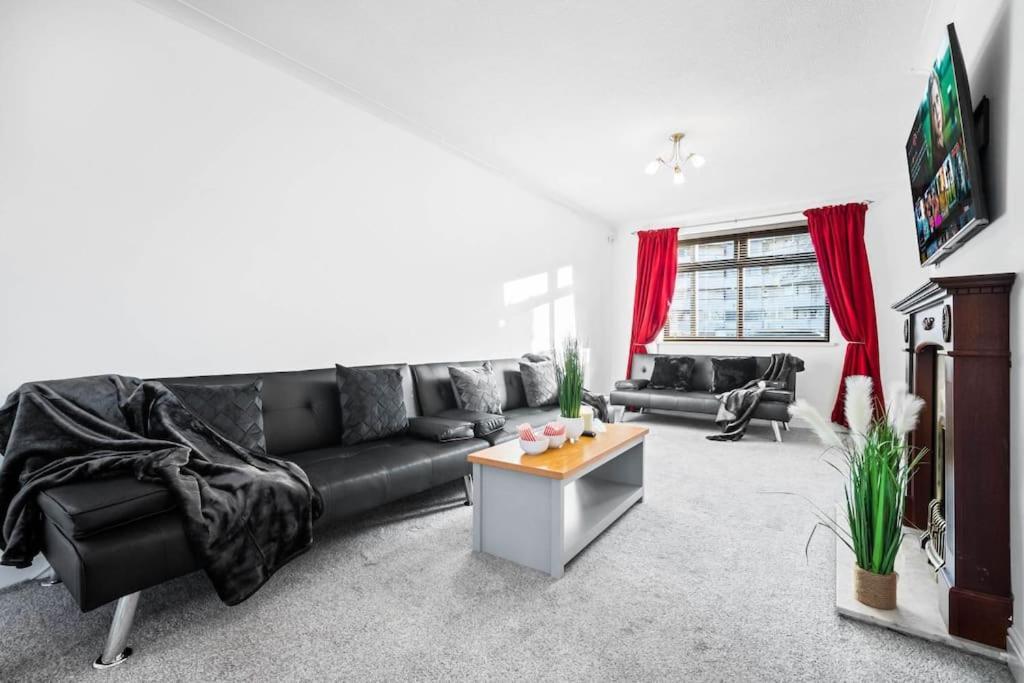 Holiday home Jlr,nec,resort World,bham Airport,hs2 Contractor Birmingham