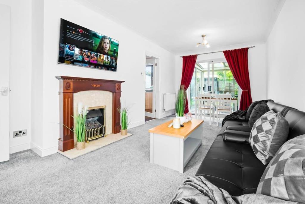 Jlr,nec,resort World,bham Airport,hs2 Contractor Holiday home Birmingham