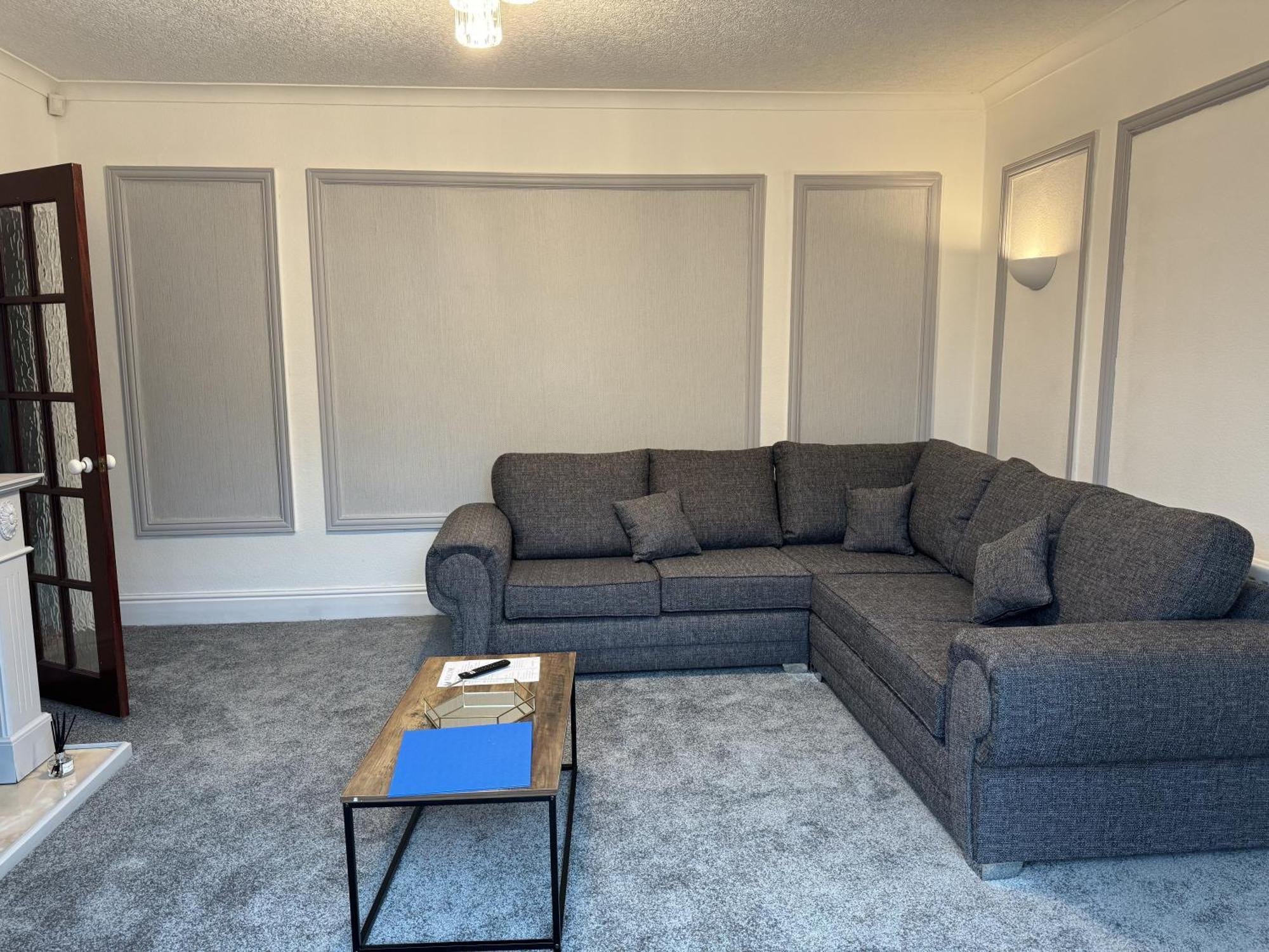 Huge 9 Bed Sleeps 17, Near Nec, Centre, Hs2 * Birmingham