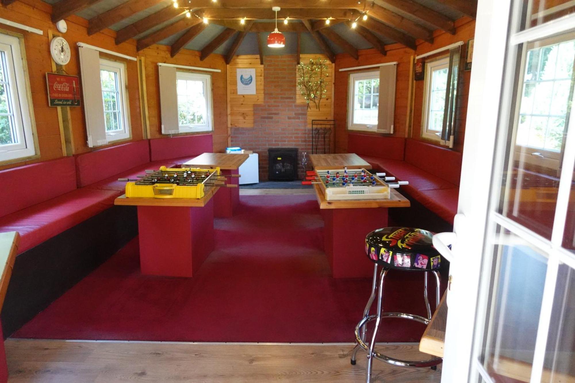 Holiday home Huge 9 Bed Sleeps 17, Near Nec, Centre, Hs2 *