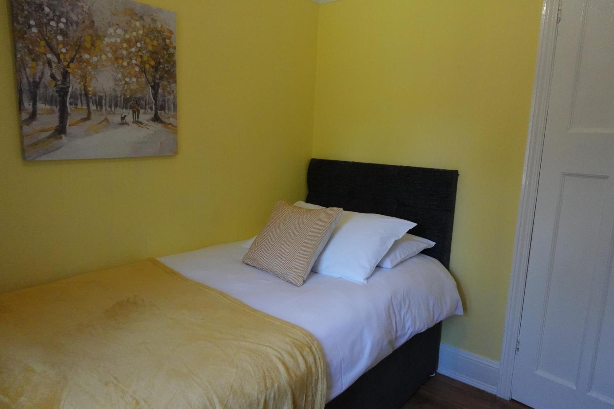 Holiday home Huge 9 Bed Sleeps 17, Near Nec, Centre, Hs2 *