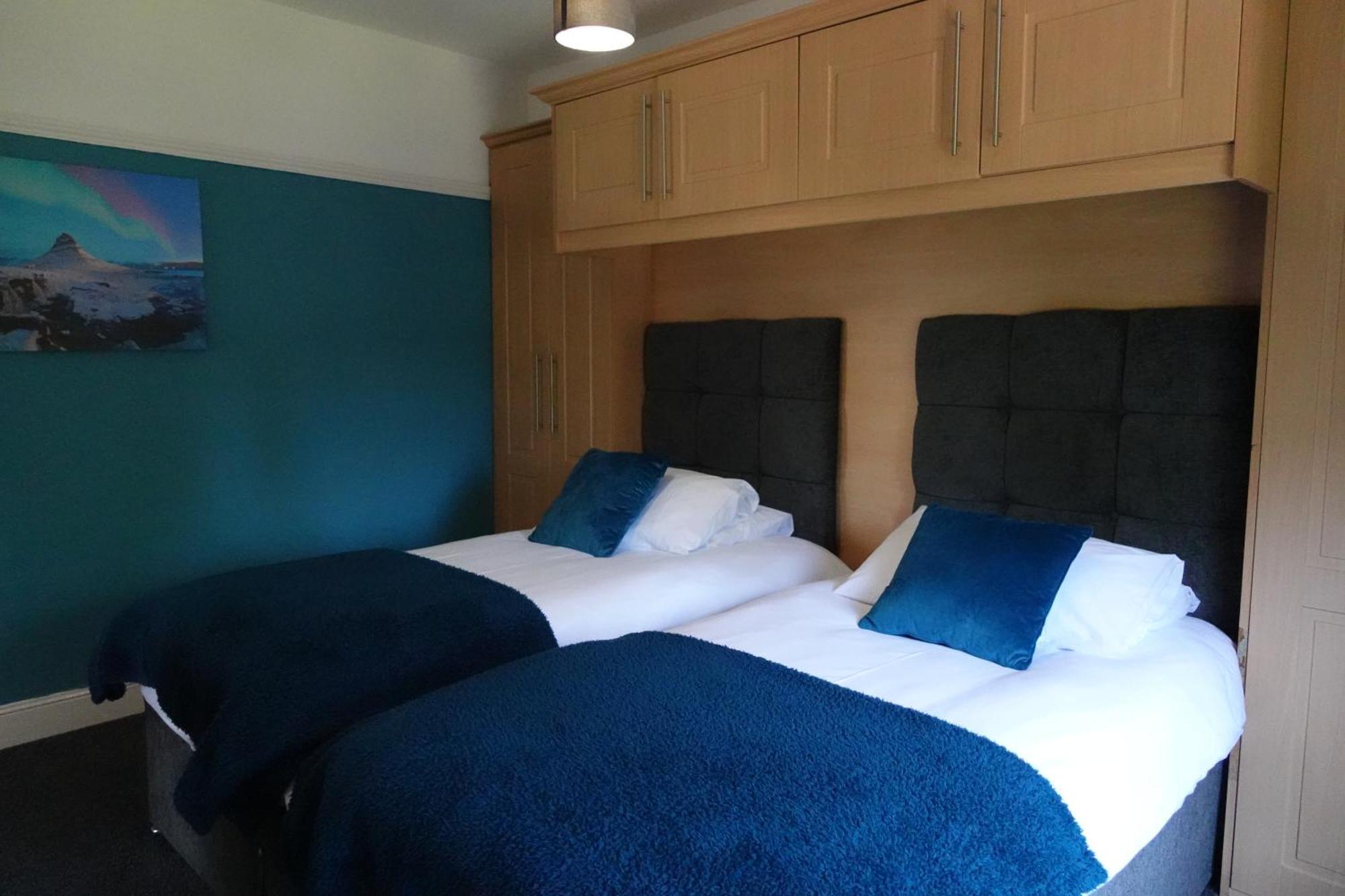 Huge 9 Bed Sleeps 17, Near Nec, Centre, Hs2 Birmingham