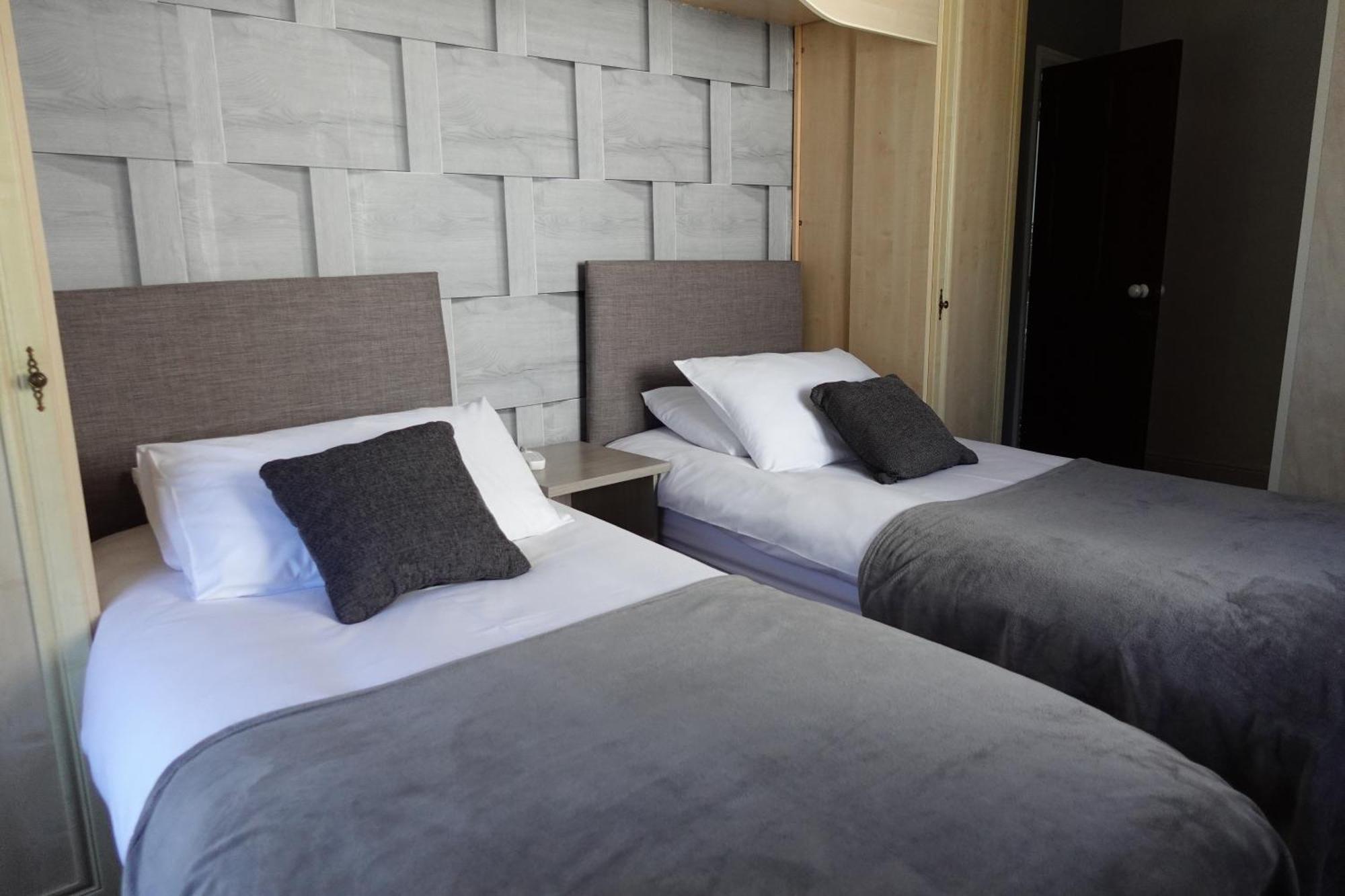 Huge 9 Bed Sleeps 17, Near Nec, Centre, Hs2 * Birmingham