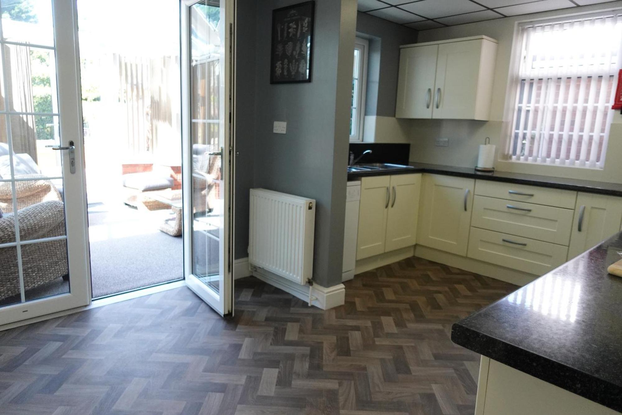 Huge 9 Bed Sleeps 17, Near Nec, Centre, Hs2 Birmingham