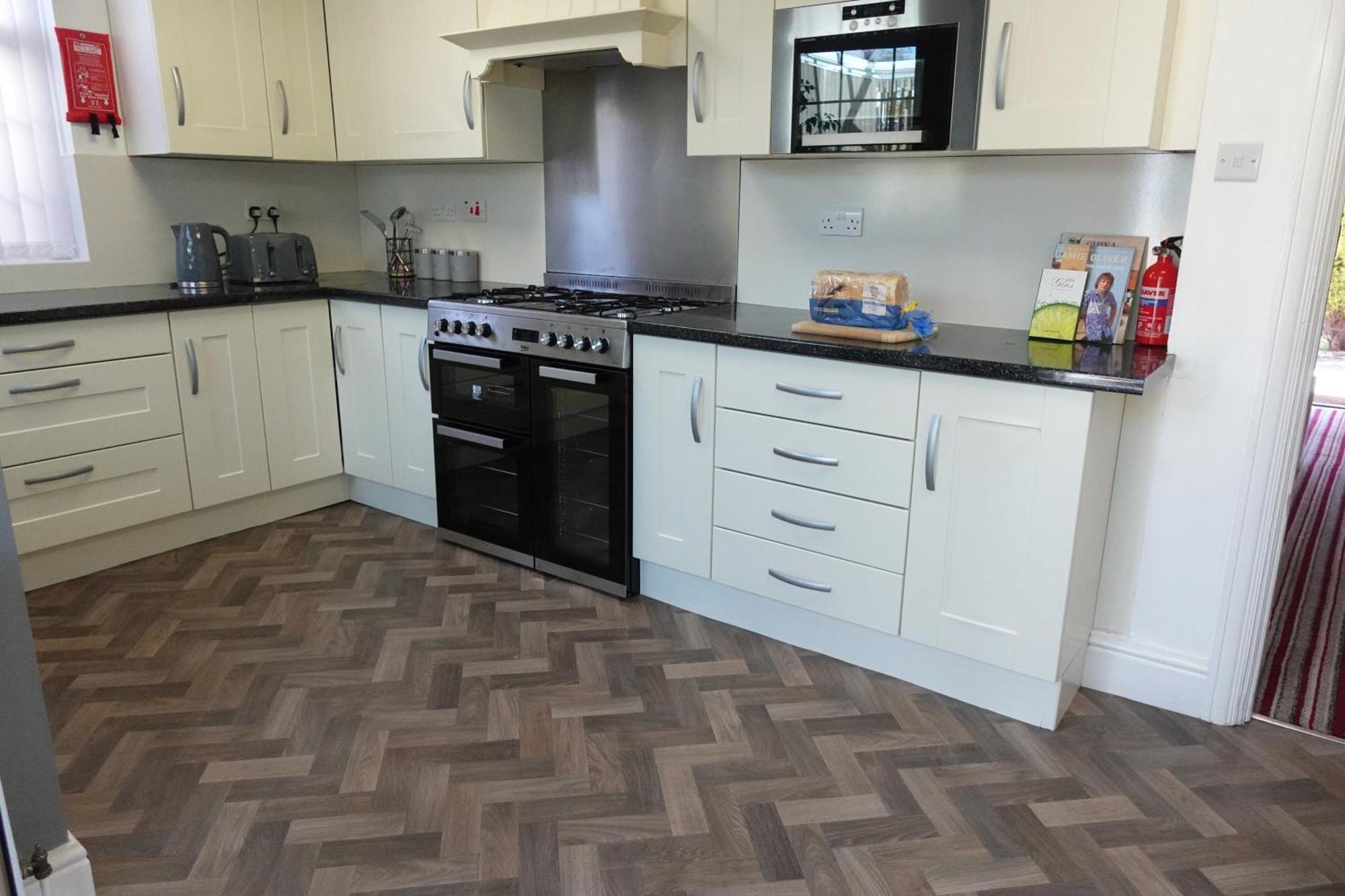 Huge 9 Bed Sleeps 17, Near Nec, Centre, Hs2 Holiday home