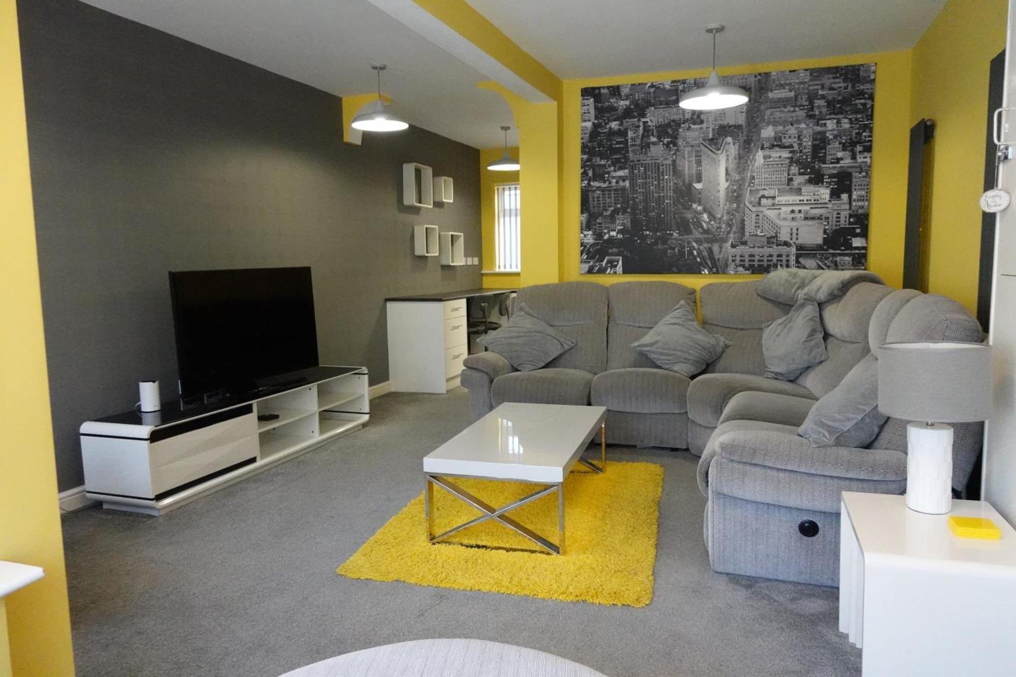 Huge 9 Bed Sleeps 17, Near Nec, Centre, Hs2 * Birmingham