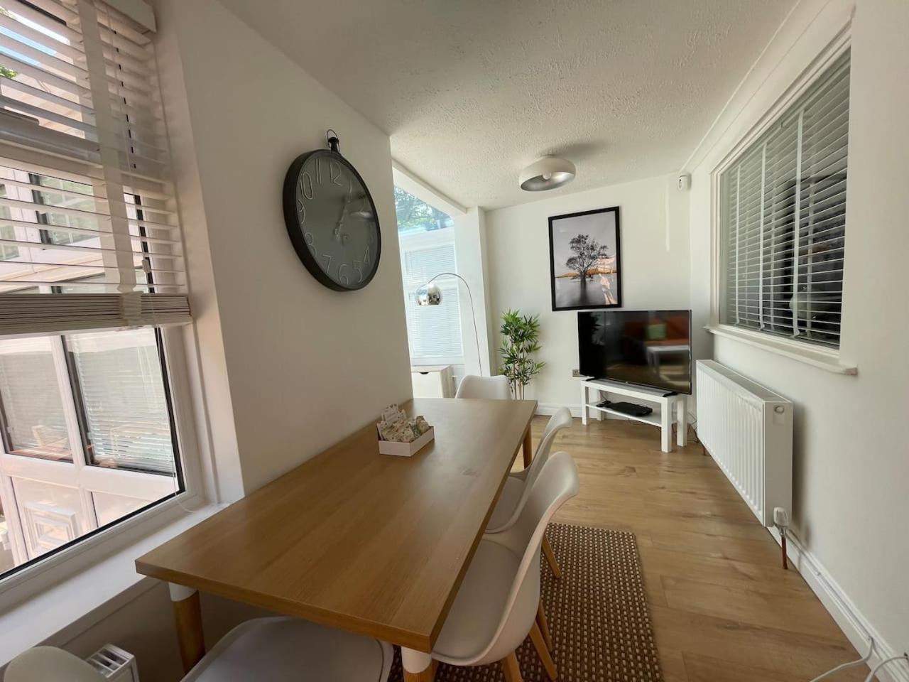 Beta House By Night Stay: Contractors Sleeps 9