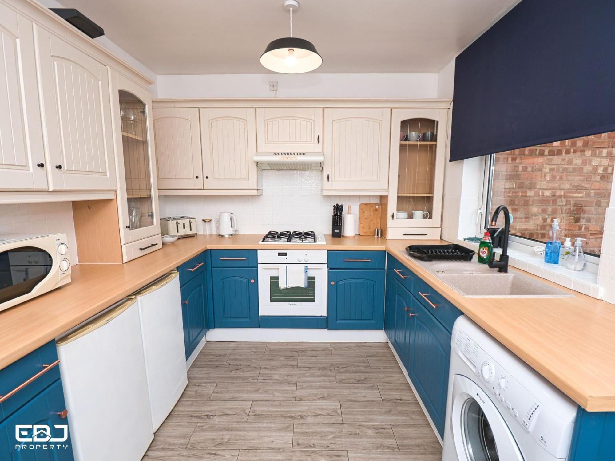 Chester House, Nec, Bham Airport, Jlr, Bham Business Park, World Holiday home Birmingham