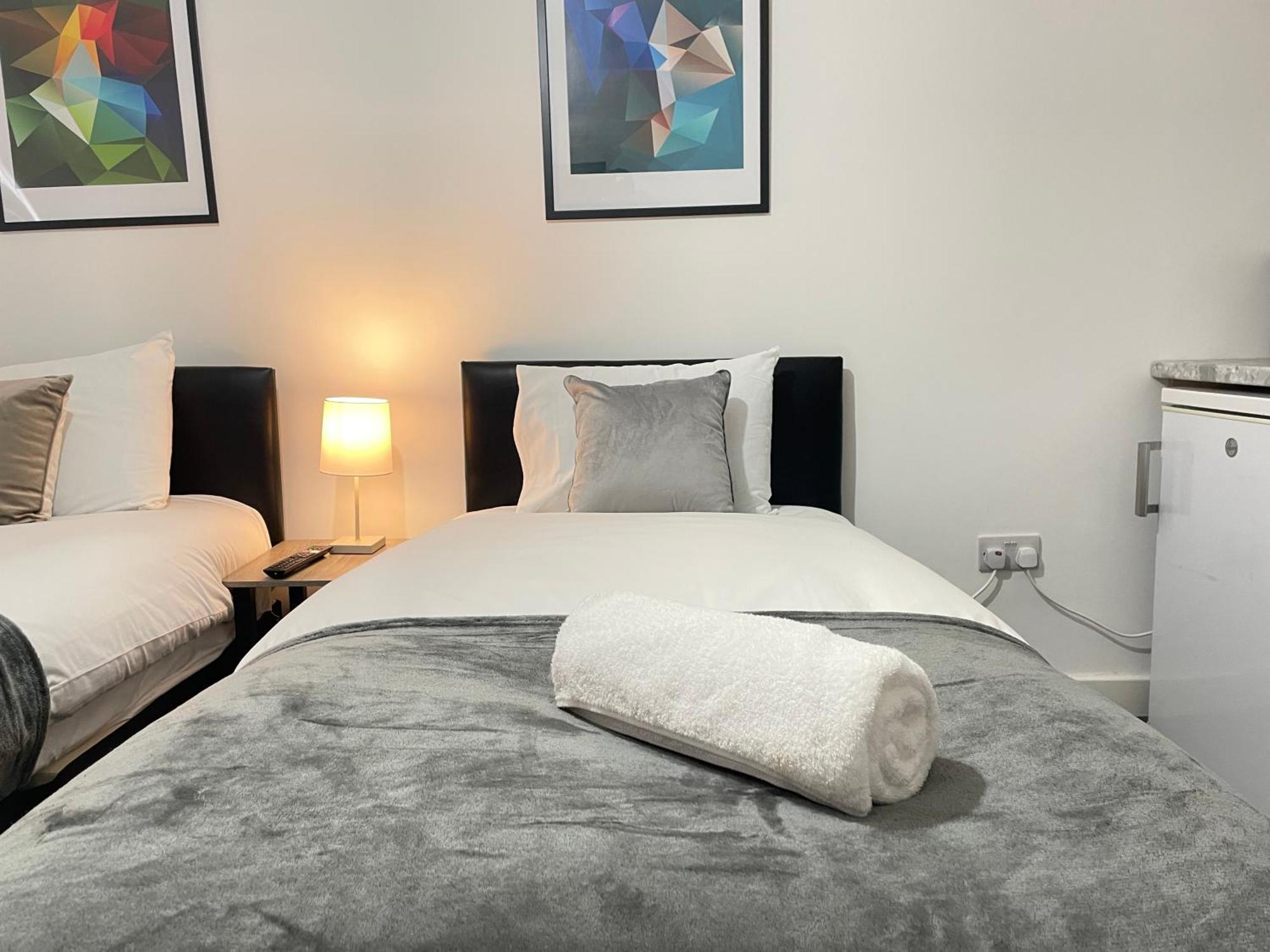 4 Bedroom 2 Bathroom Shared House - Near Bhx And Nec Birmingham