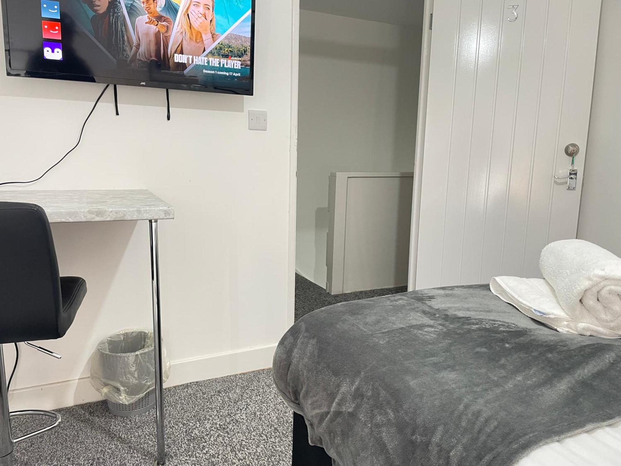 4 Bedroom 2 Bathroom Shared House - Near Bhx And Nec Birmingham