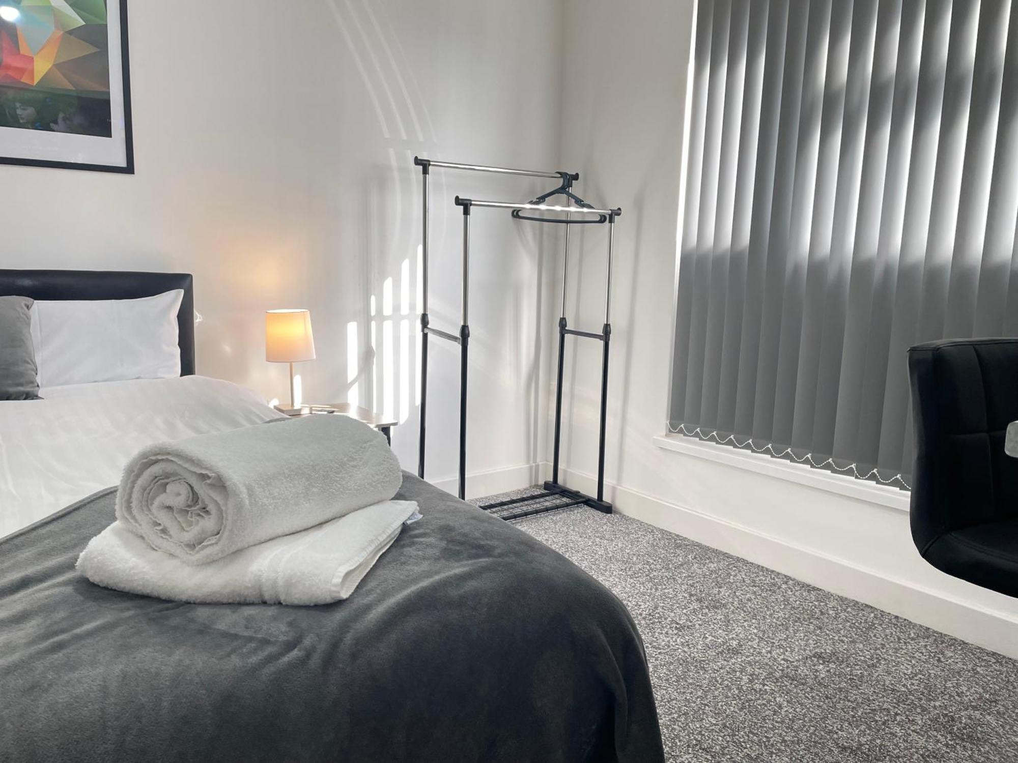 4 Bedroom 2 Bathroom Shared House - Near Bhx And Nec *