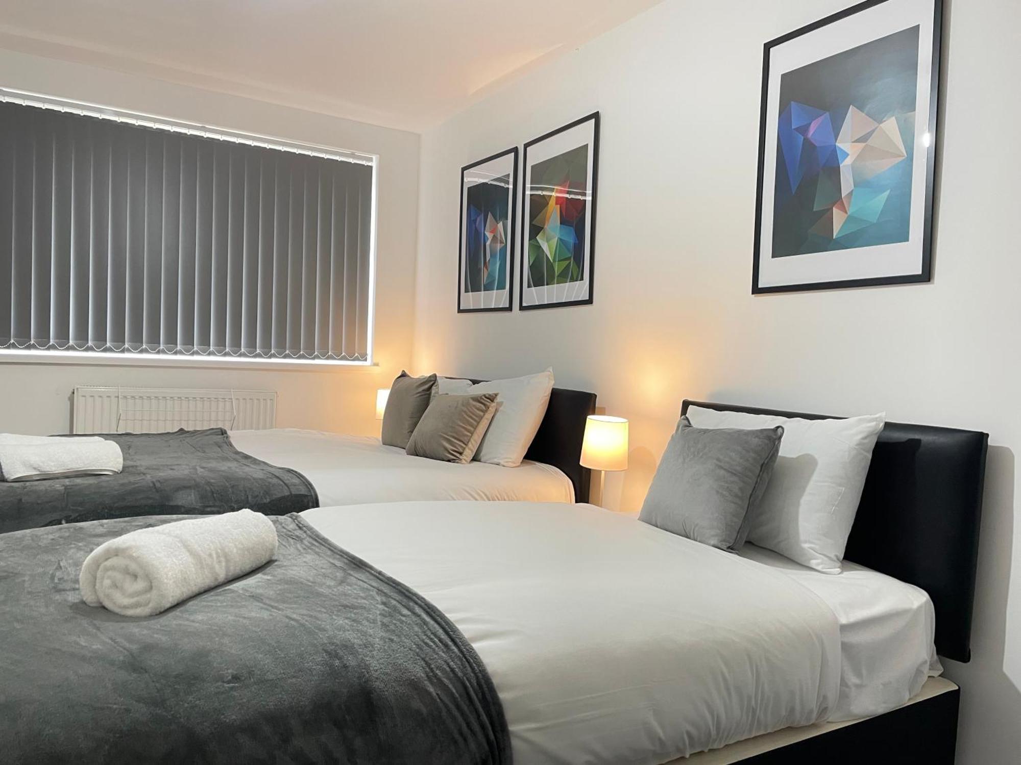 Guest house 4 Bedroom 2 Bathroom Shared House - Near Bhx And Nec Birmingham