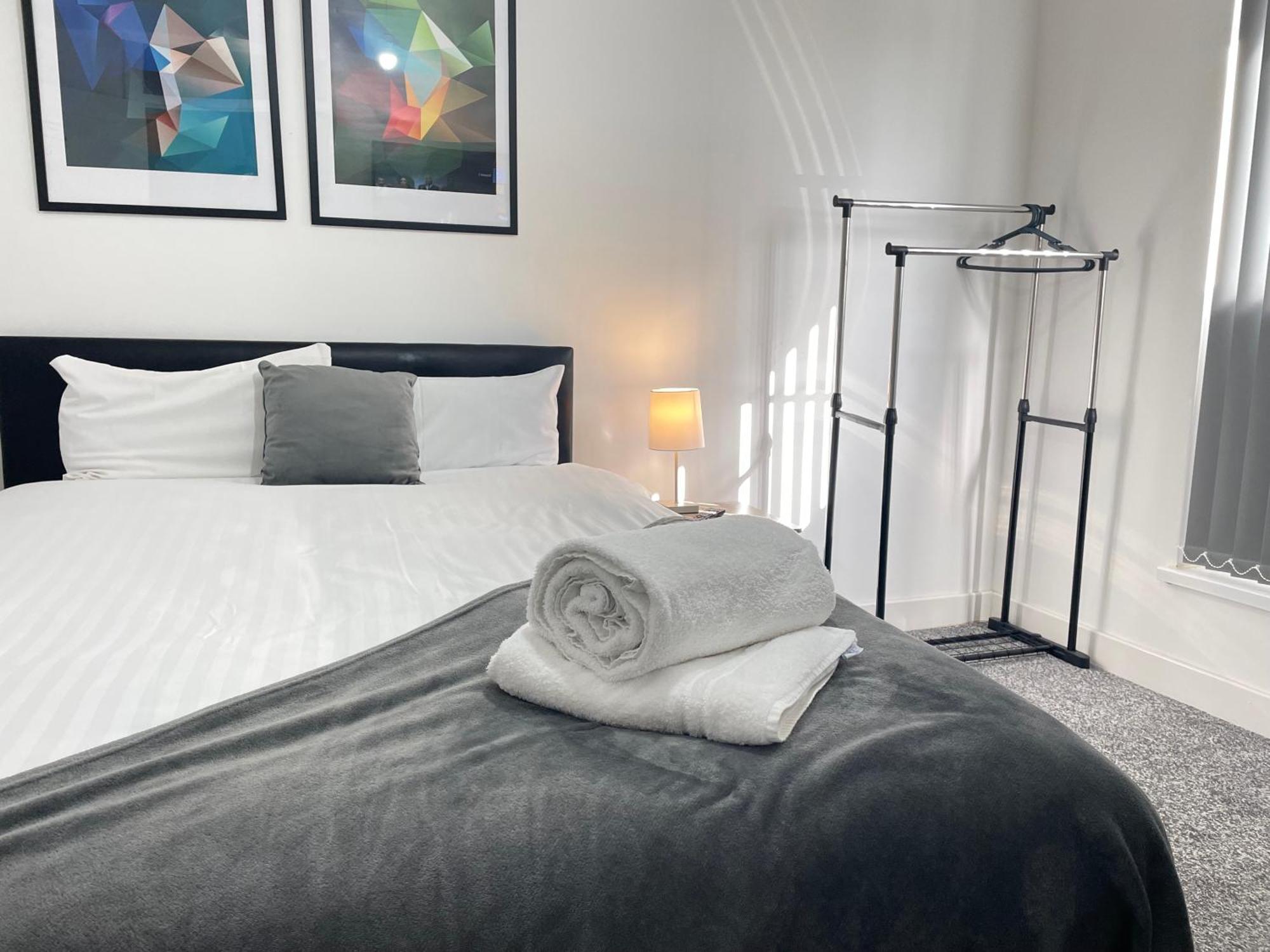4 Bedroom 2 Bathroom Shared House - Near Bhx And Nec * Birmingham