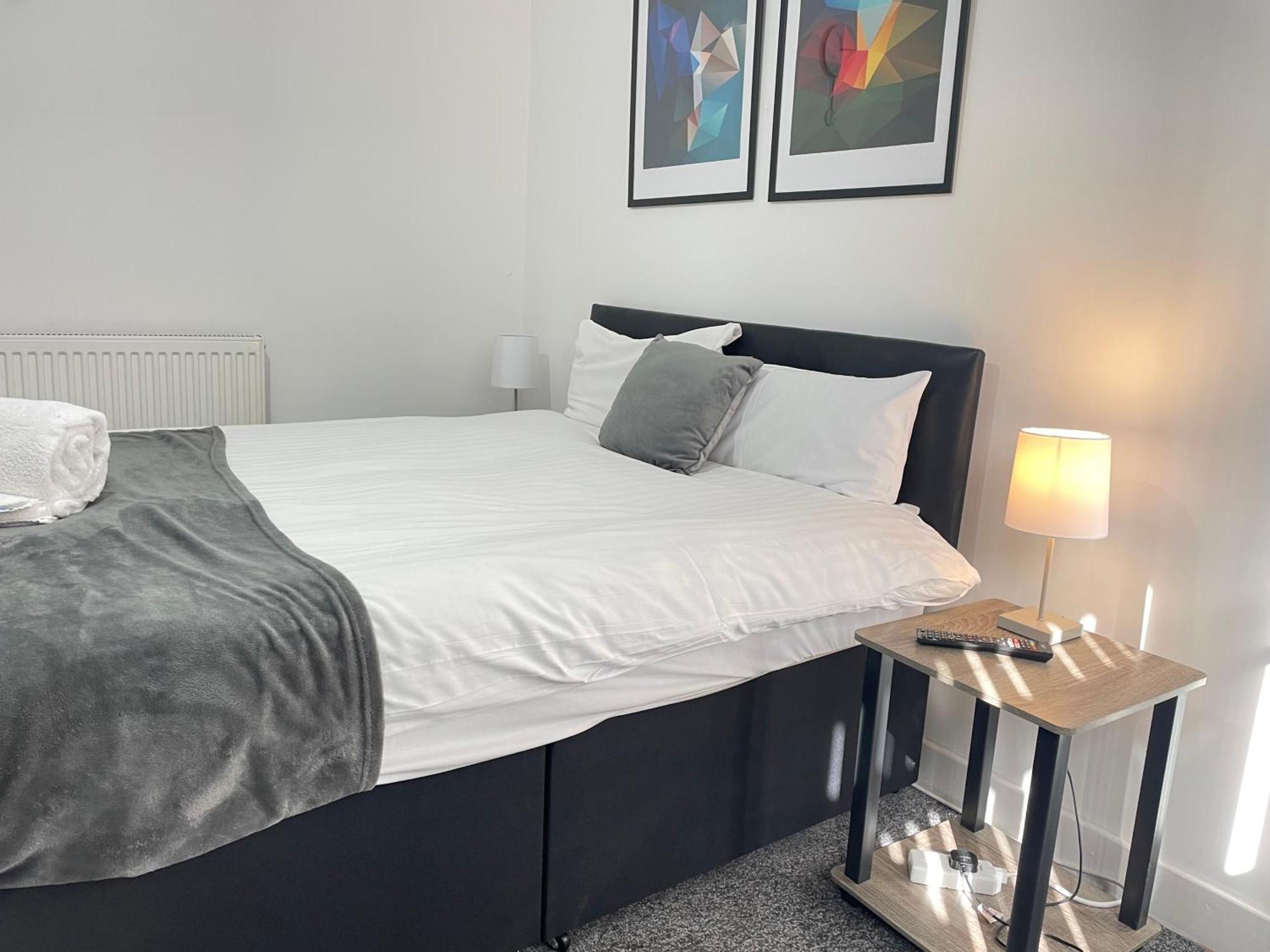4 Bedroom 2 Bathroom Shared House - Near Bhx And Nec Birmingham