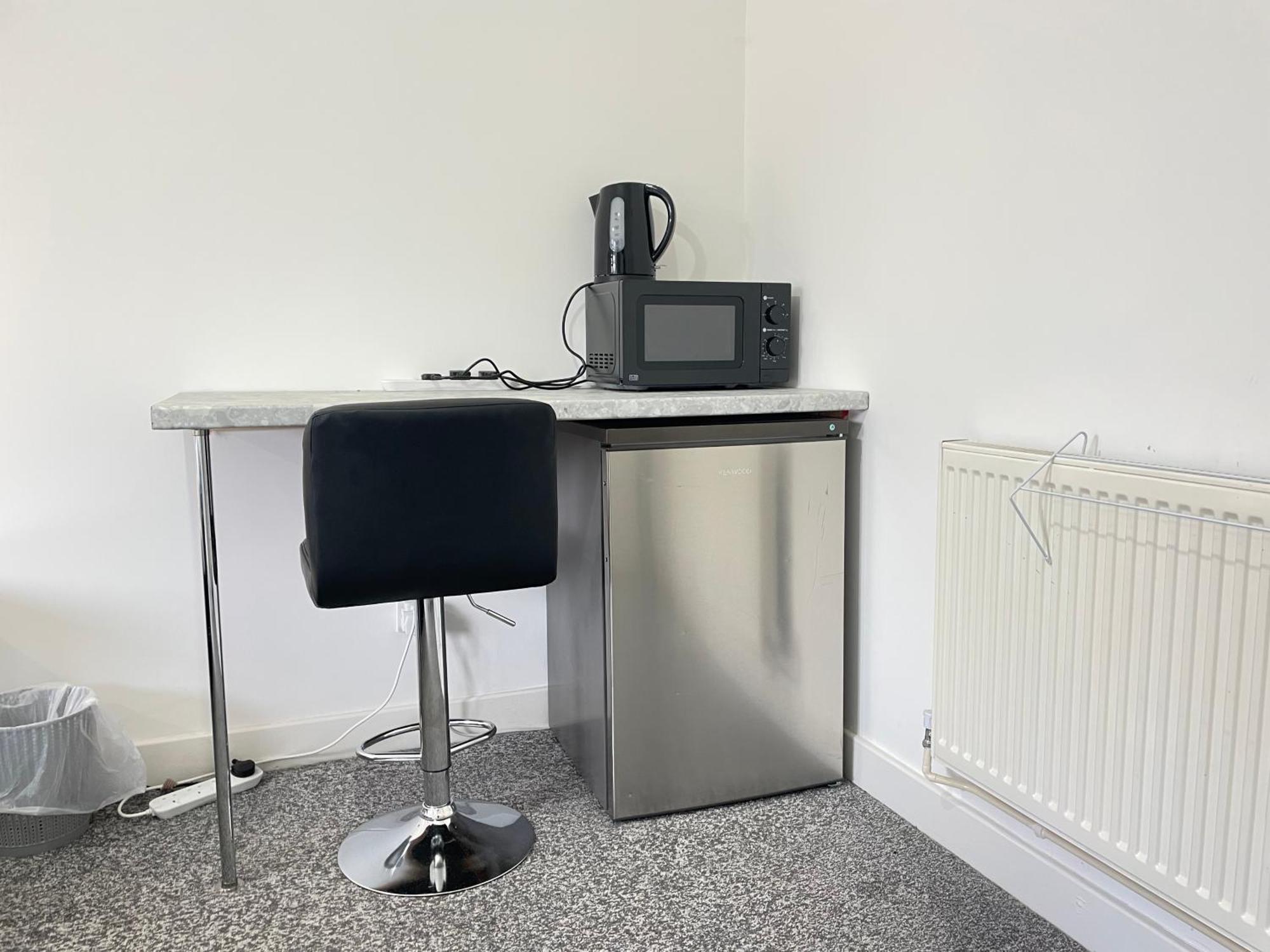 Guest house 4 Bedroom 2 Bathroom Shared House - Near Bhx And Nec Birmingham