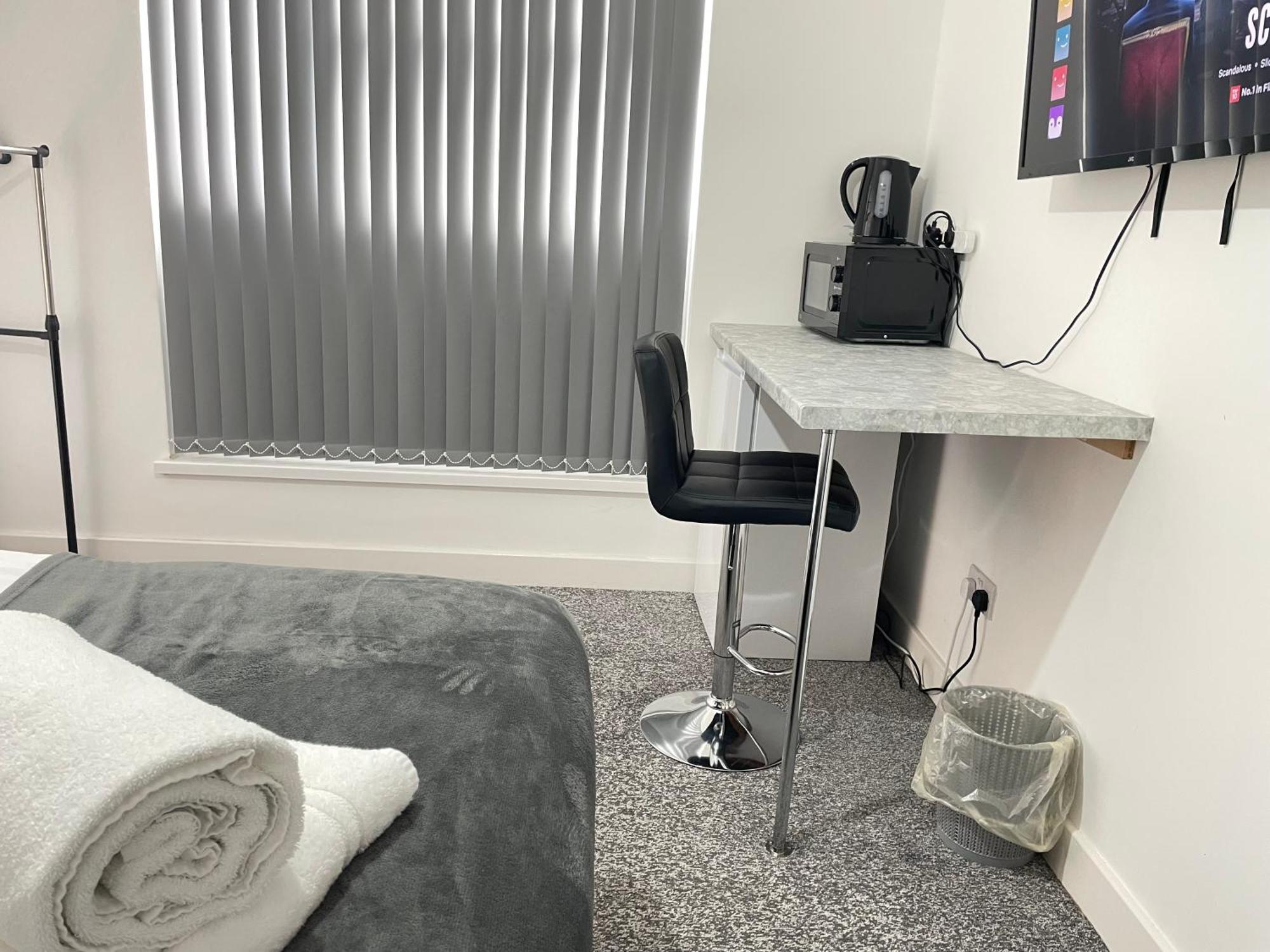 4 Bedroom 2 Bathroom Shared House - Near Bhx And Nec Birmingham