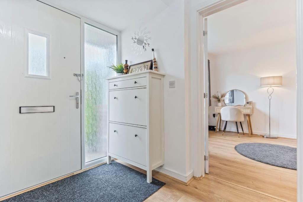 Luxury Modern House - 8 Mins To Nec, Airport