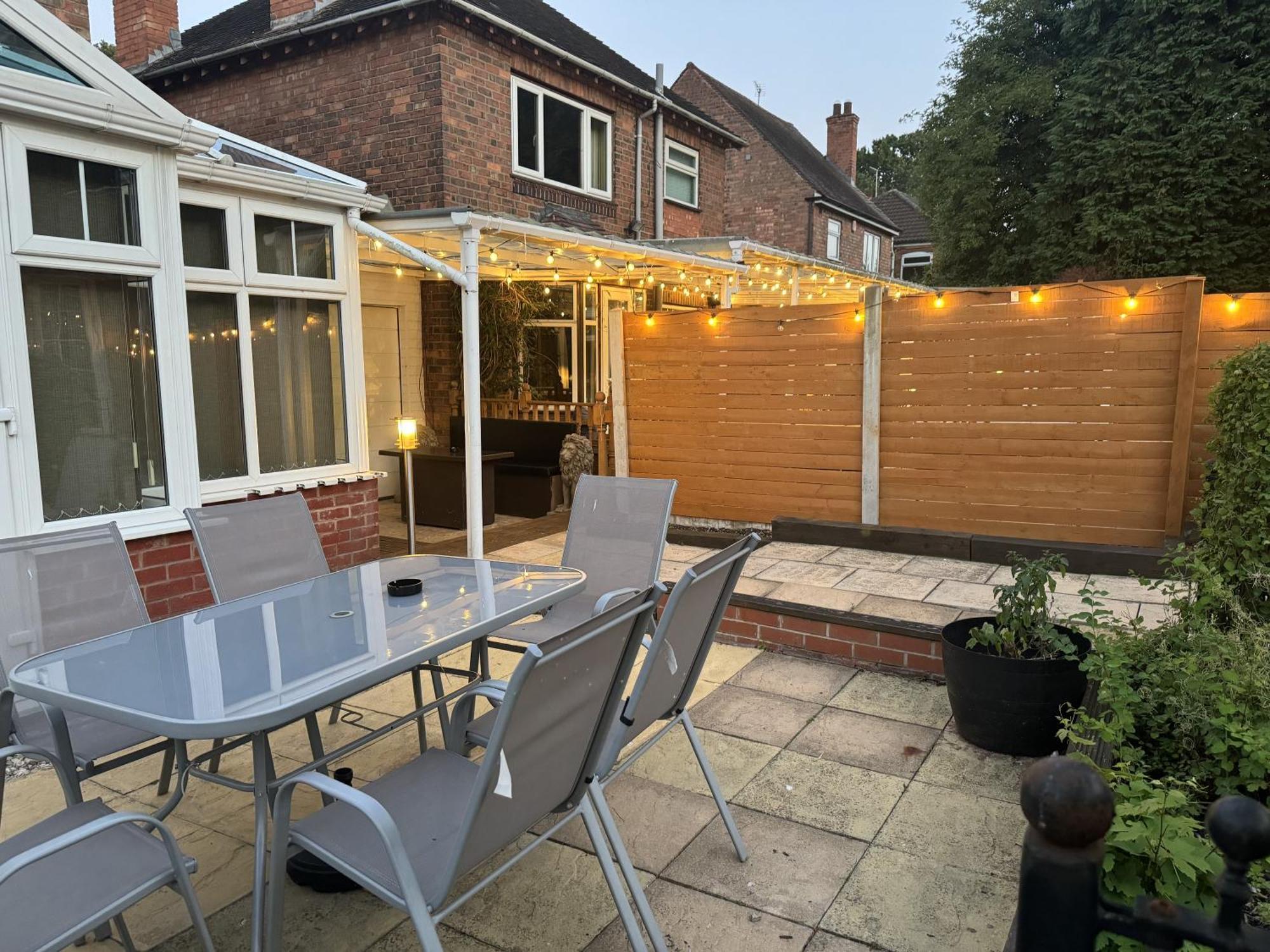 Huge 9 Bed Sleeps 17, Near Nec, Centre, Hs2 * Birmingham