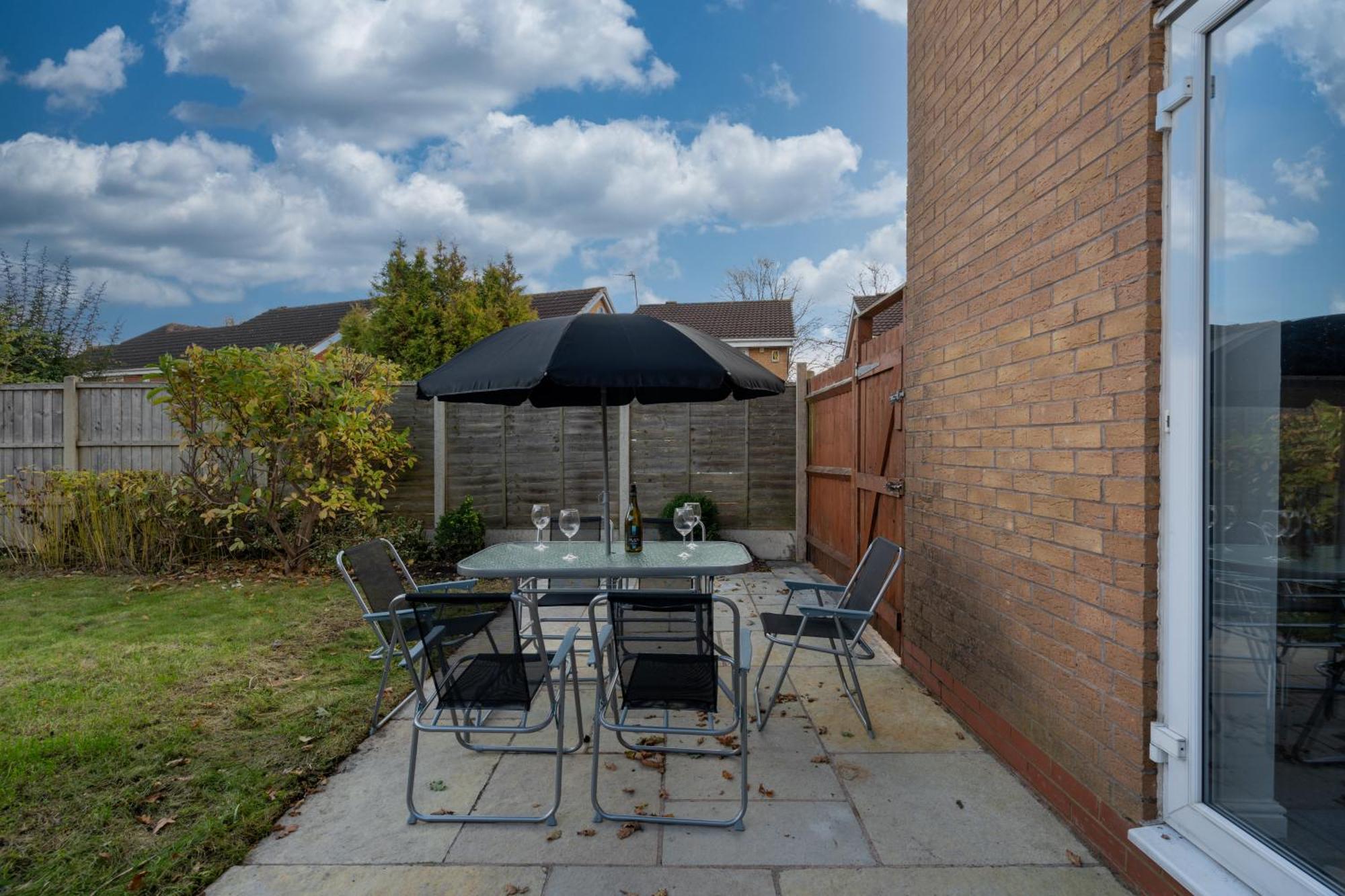 Holiday home Modern Luxury Two Bedroom House - Long Available