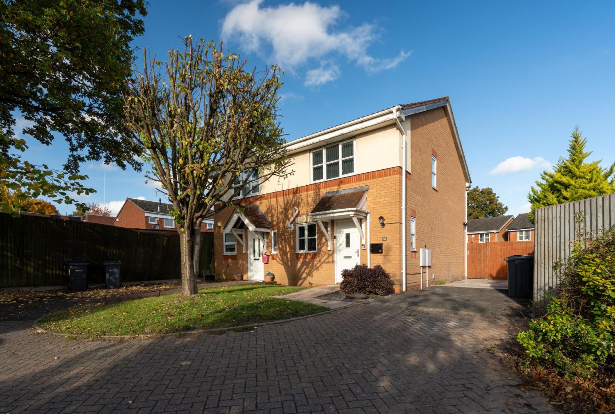 Modern Luxury Two Bedroom House - Long Available Holiday home *