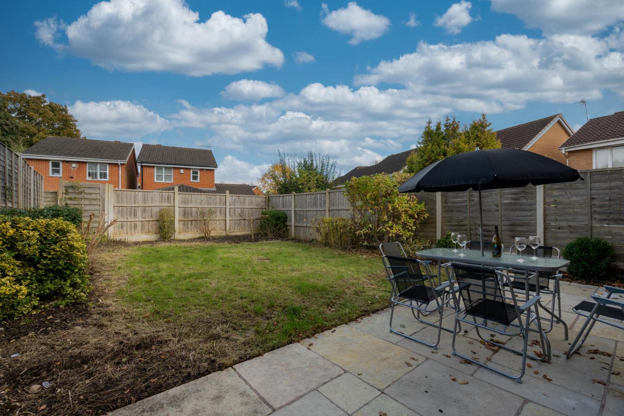 Holiday home Modern Luxury Two Bedroom House - Long Available *