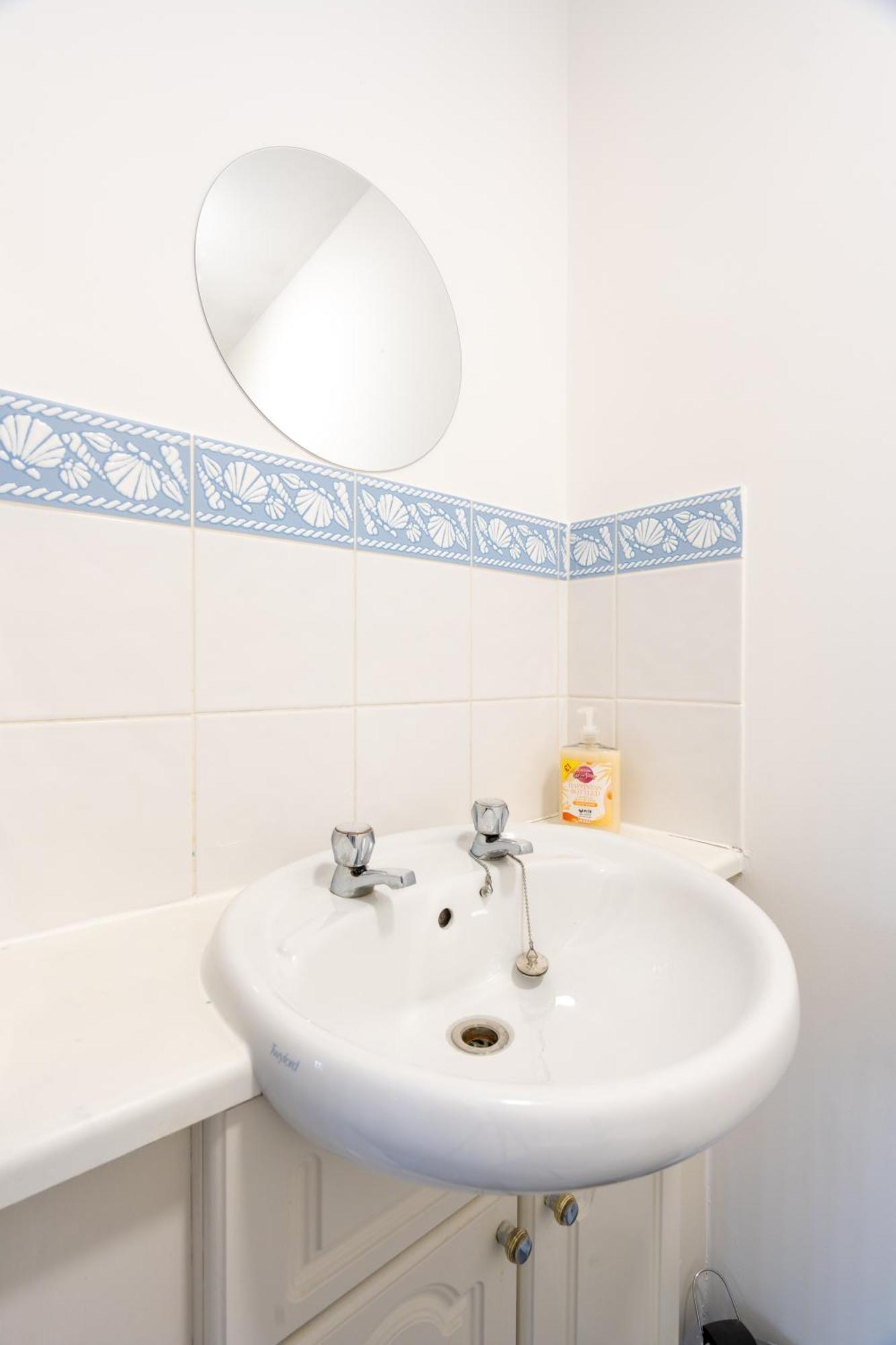 Modern Luxury Two Bedroom House - Long Available