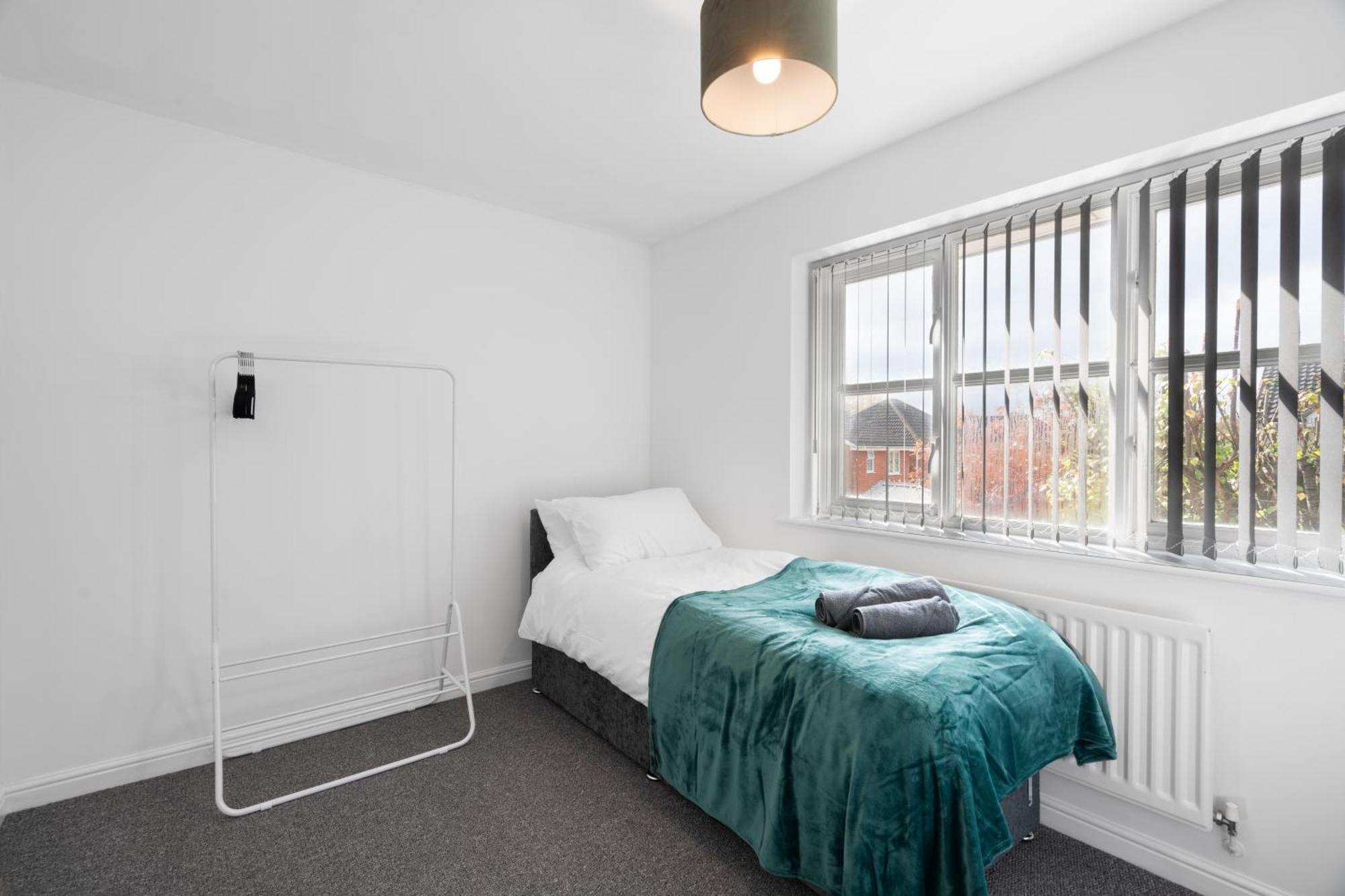 Modern Luxury Two Bedroom House - Long Available