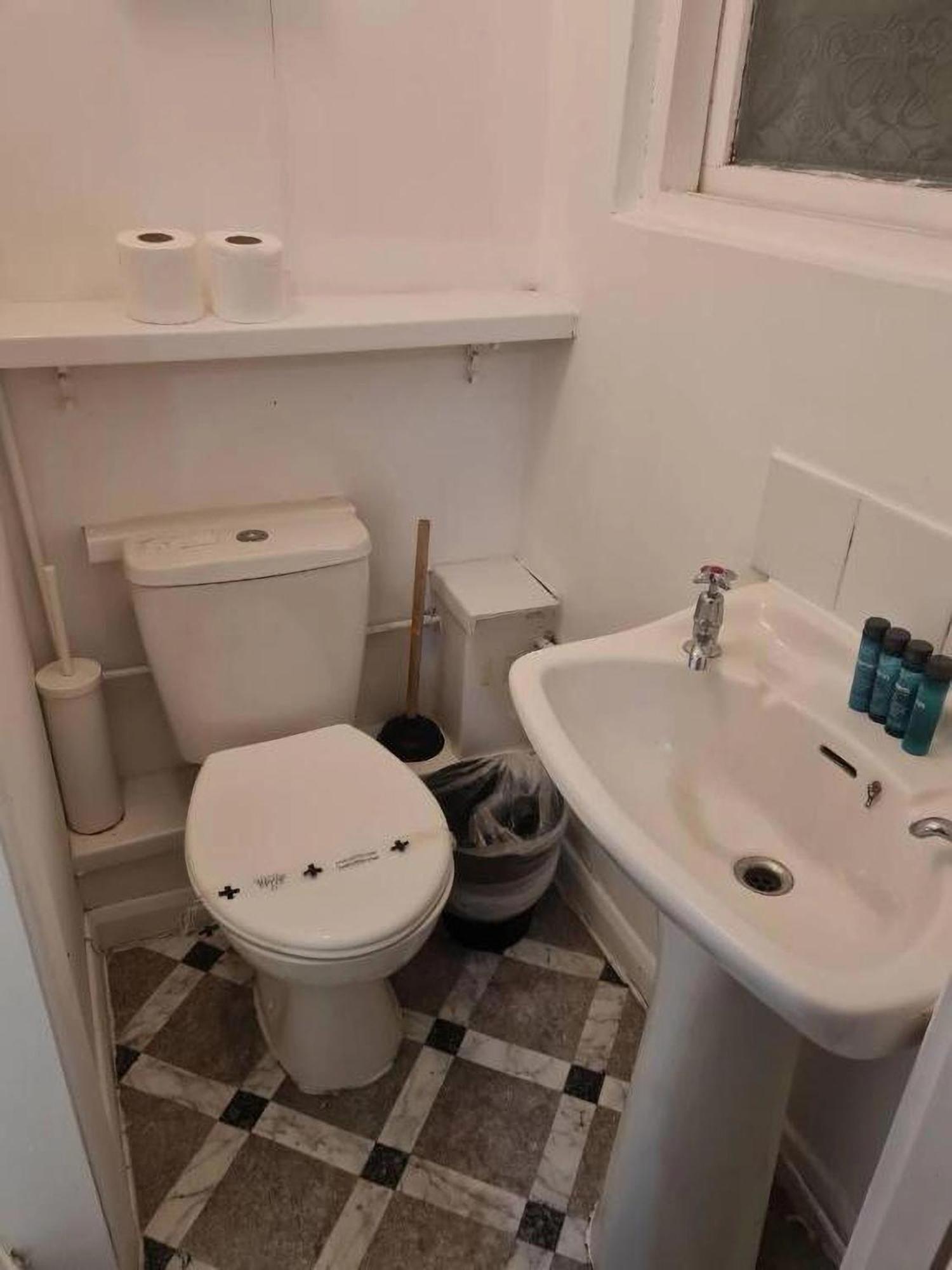 Tudors Esuites Budget * Birmingham