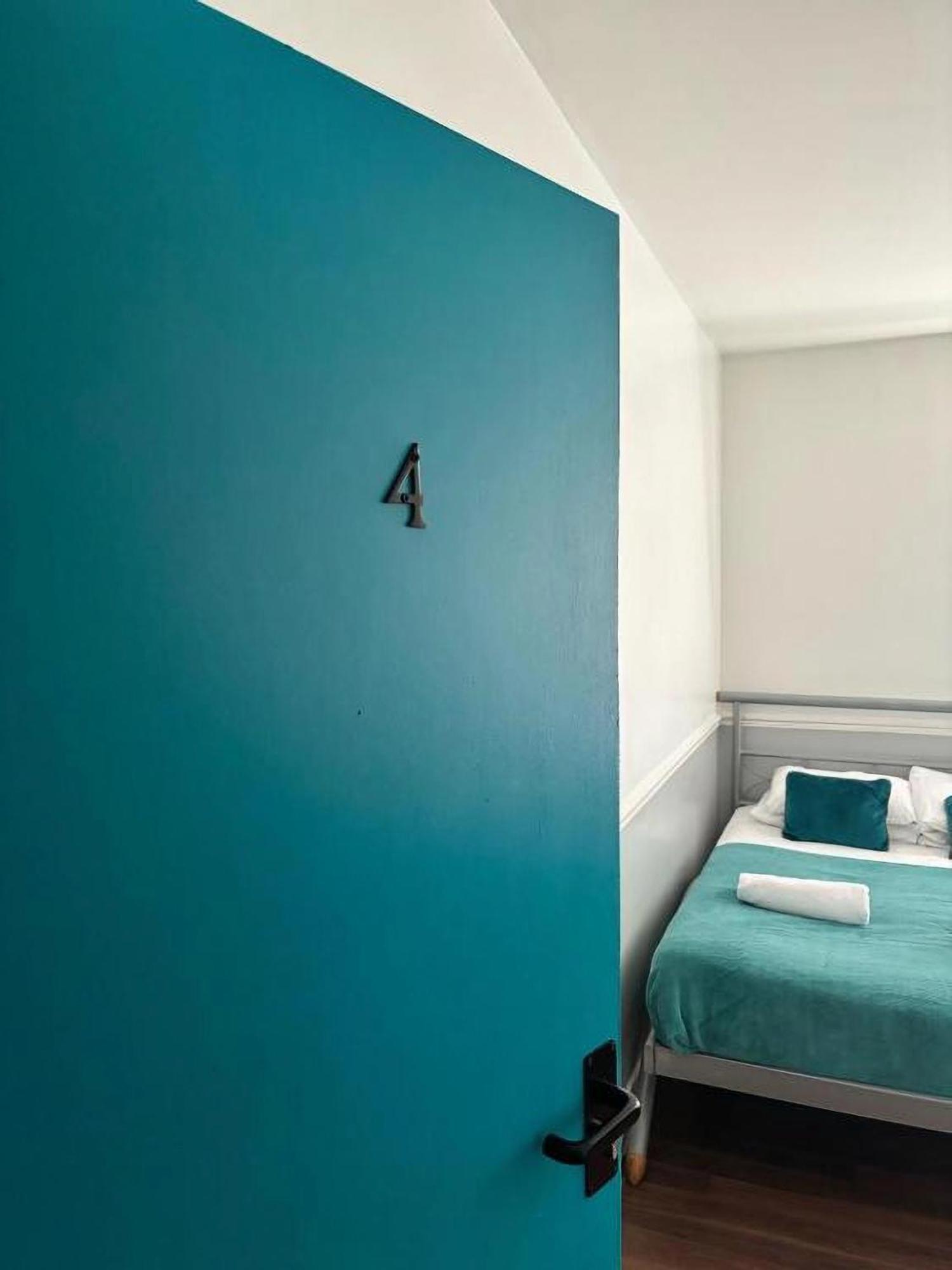 Tudors Esuites Budget Apartment