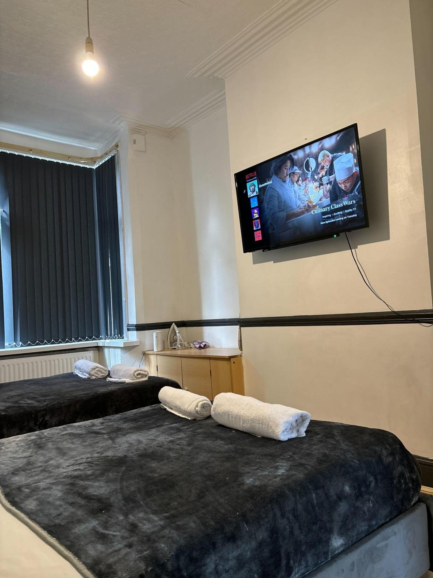 Tudors Esuites Budget * Birmingham