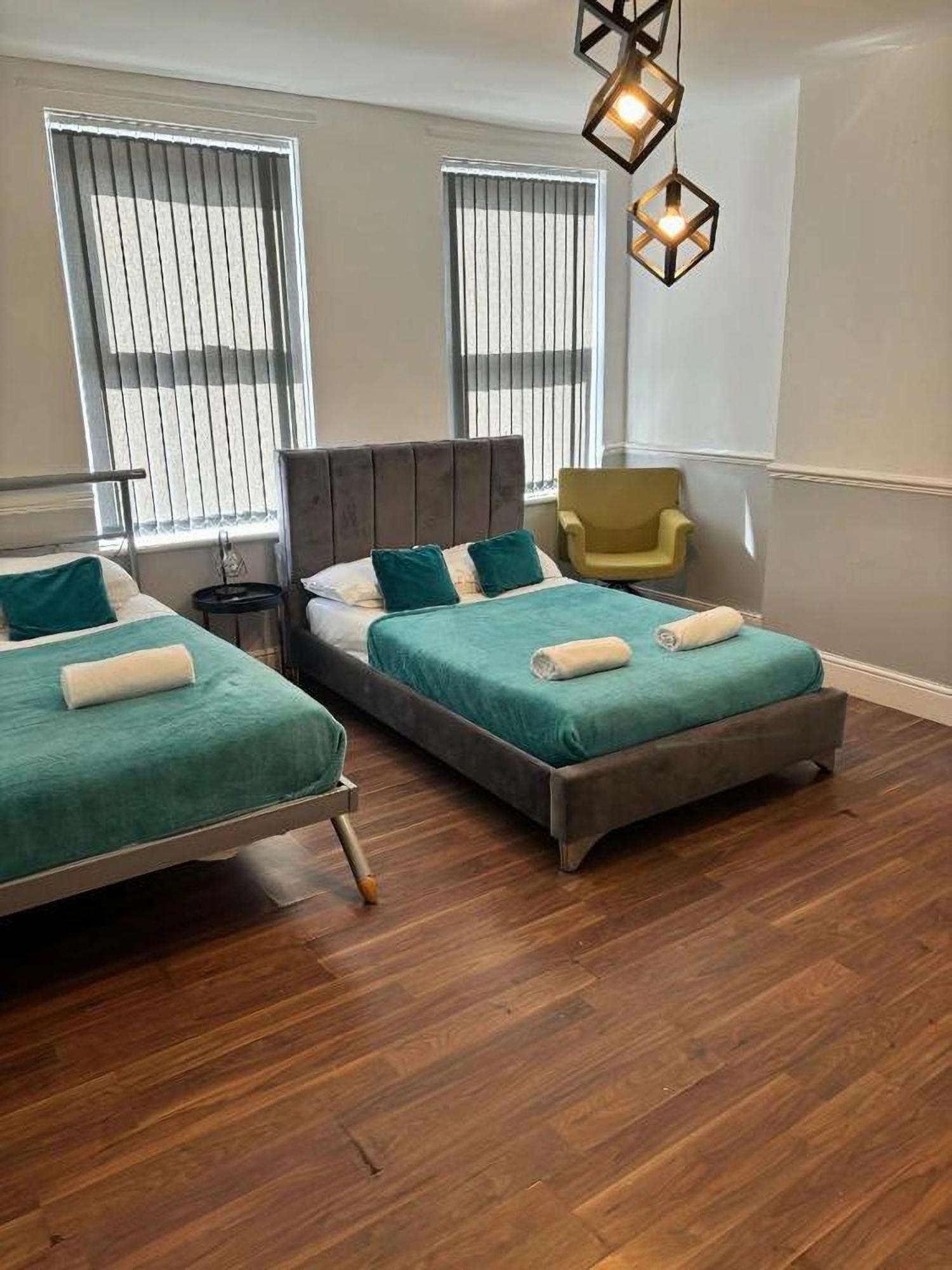 Tudors Esuites Budget
