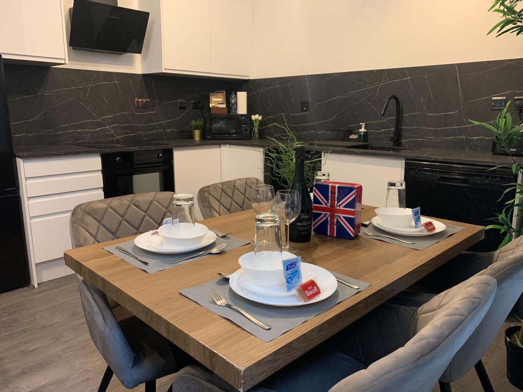 Apartment Tudors Esuites Two Bedroom *