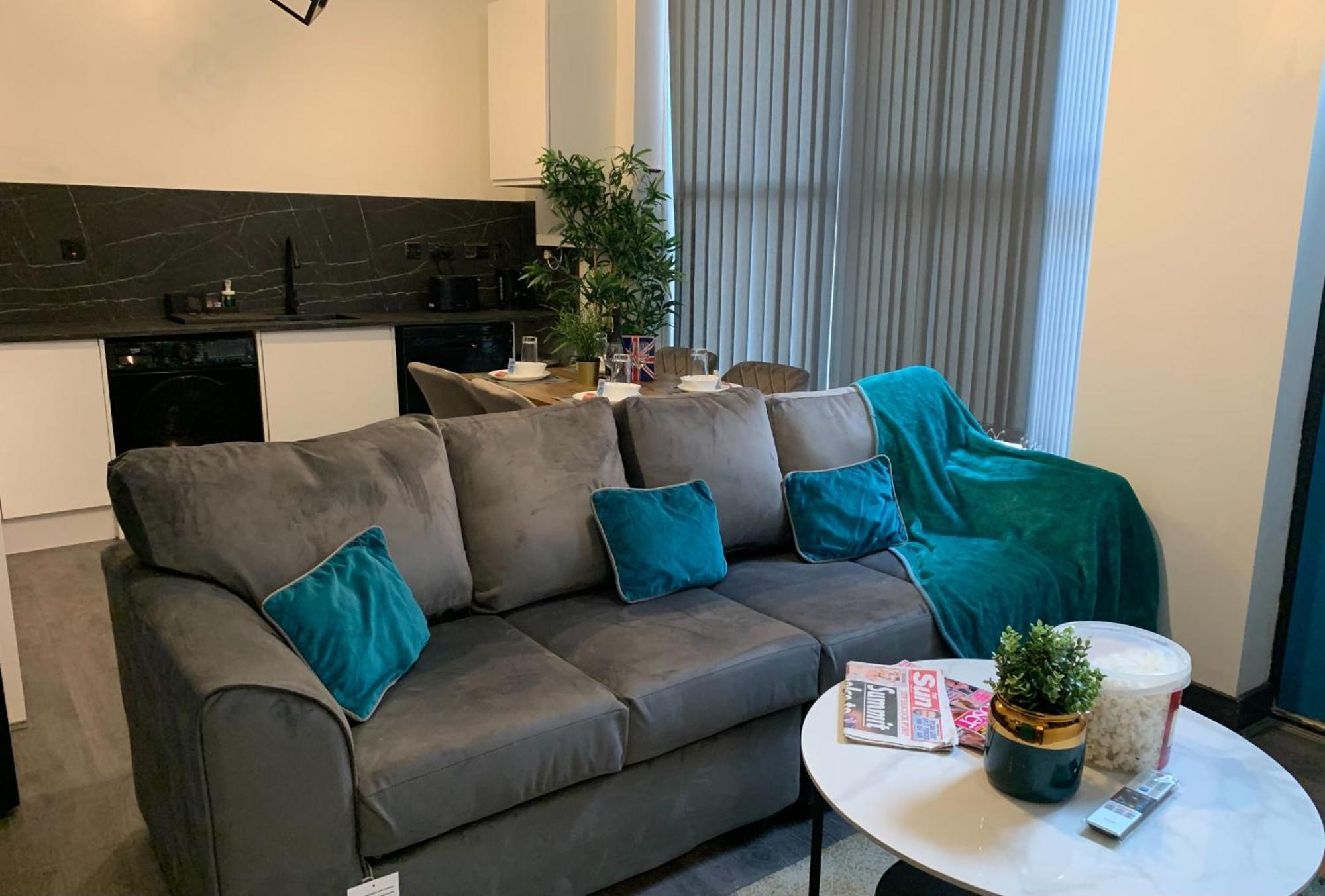 Tudors Esuites Two Bedroom *