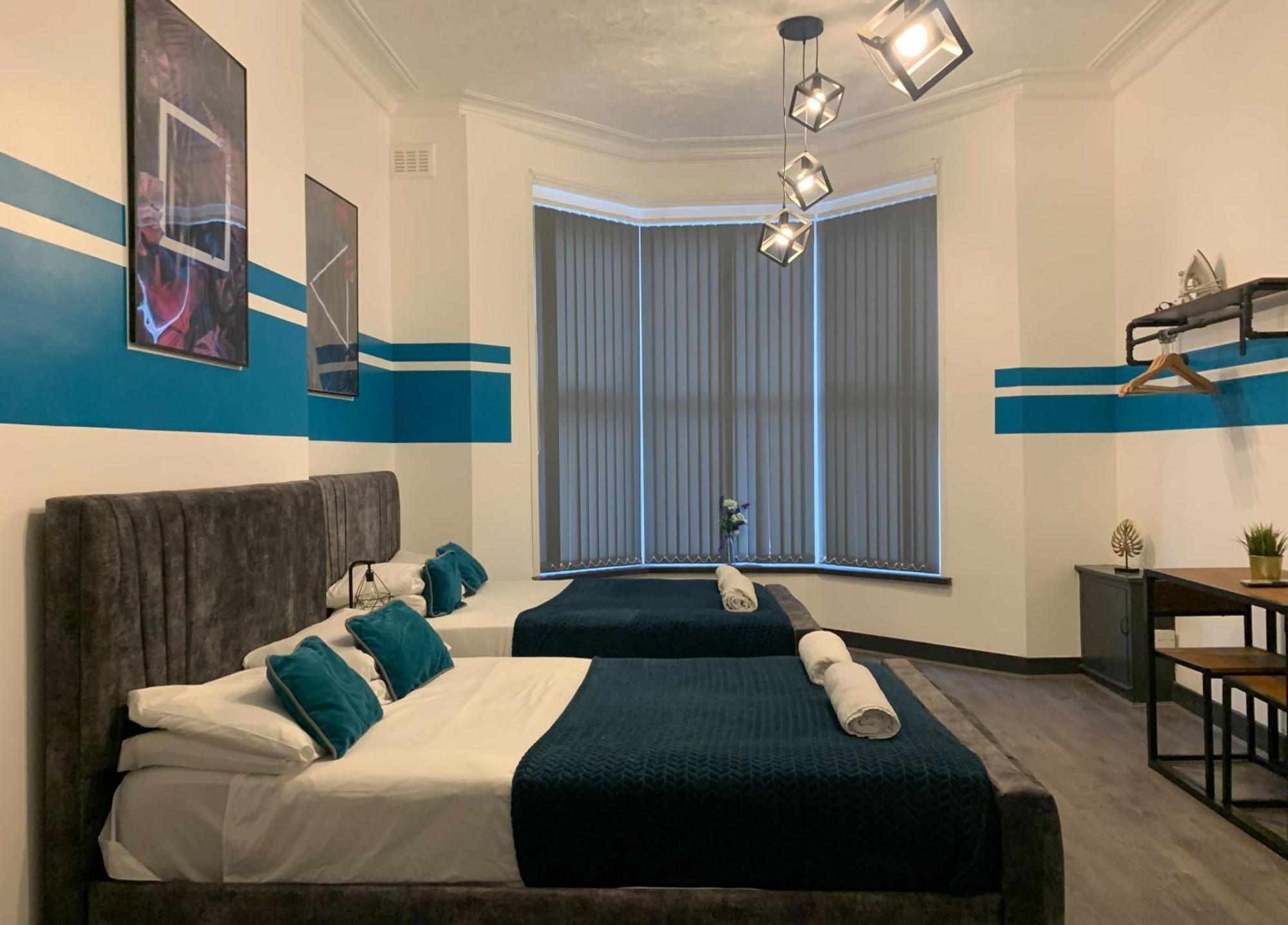 Tudors Esuites Two Bedroom Apartment *