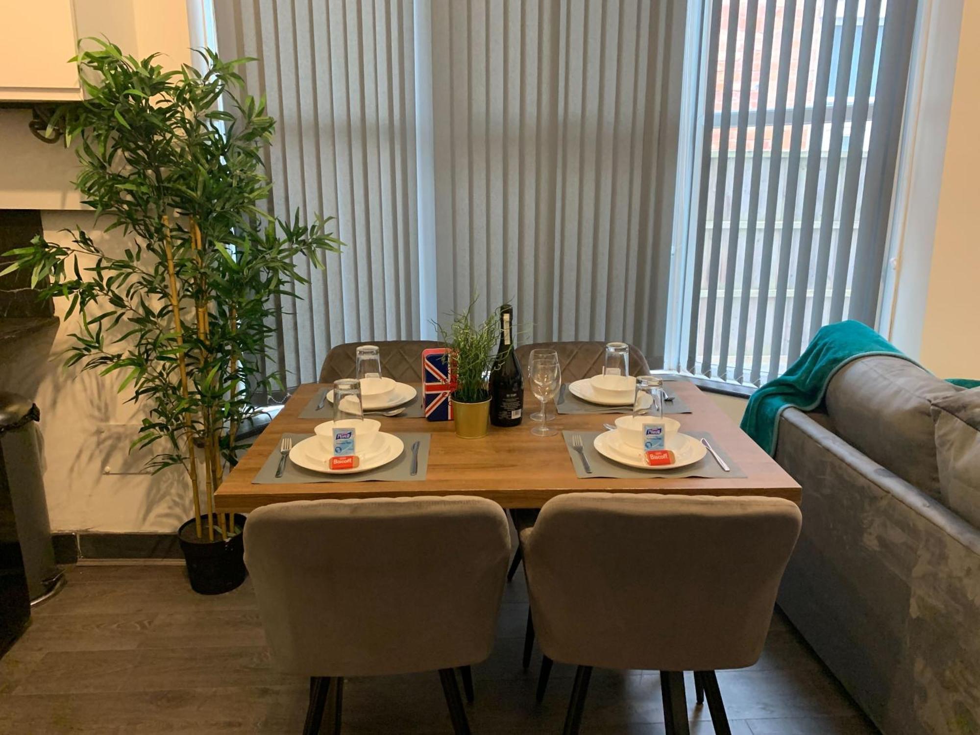 Apartment Tudors Esuites Two Bedroom *