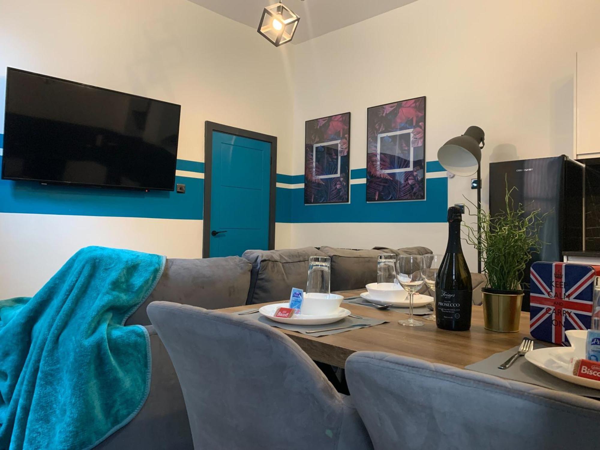 Tudors Esuites Two Bedroom Birmingham