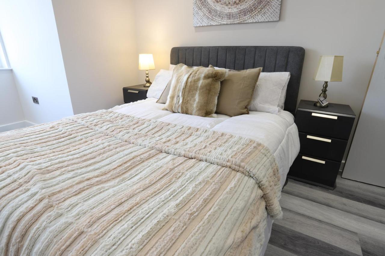 Apartment Necairport Interchange Shortstay Homebase *