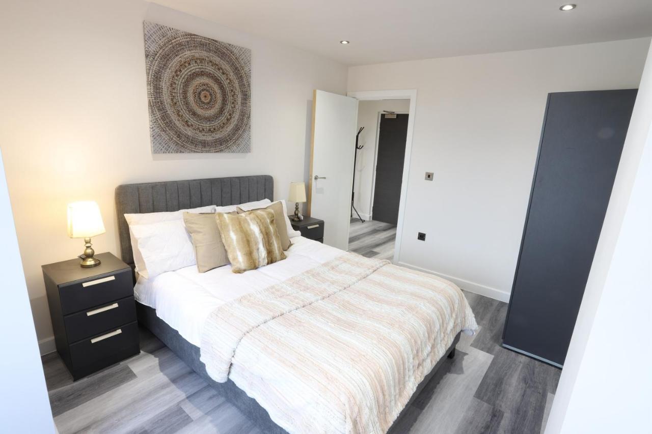 Apartment Necairport Interchange Shortstay Homebase *