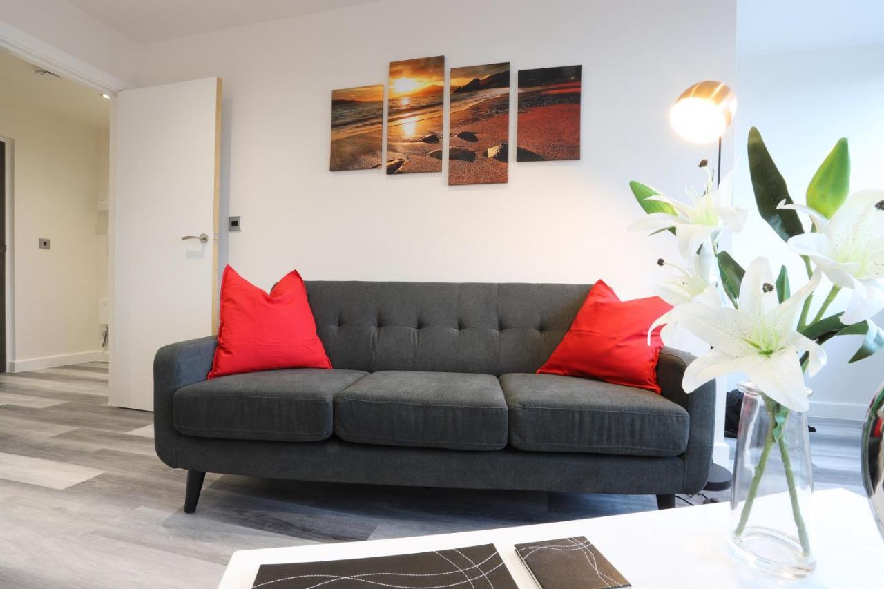 Necairport Interchange Shortstay Homebase Apartment