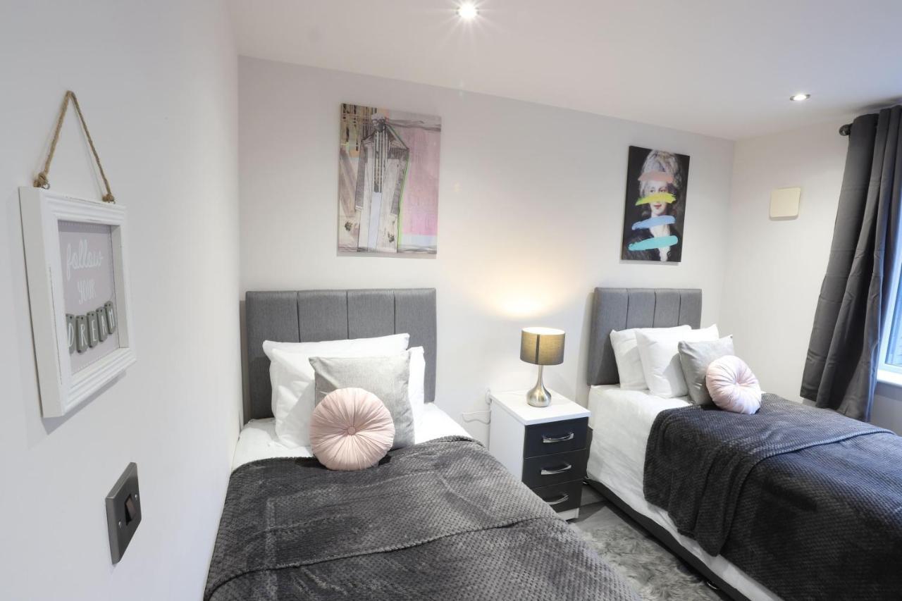 Necairport Interchange Shortstay Homebase Apartment