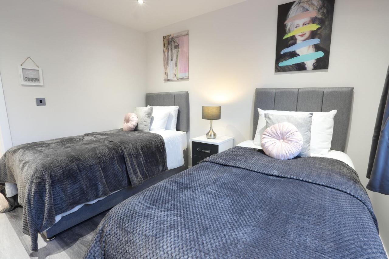 Necairport Interchange Shortstay Homebase Apartment