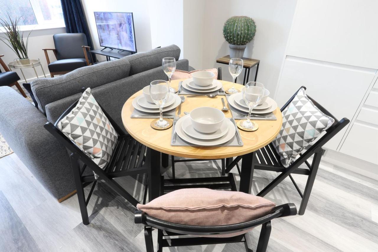 Apartment Necairport Interchange Shortstay Homebase *