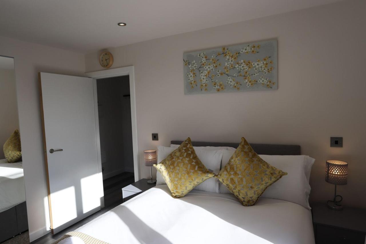 Apartment Necairport Interchange Shortstay Homebase *