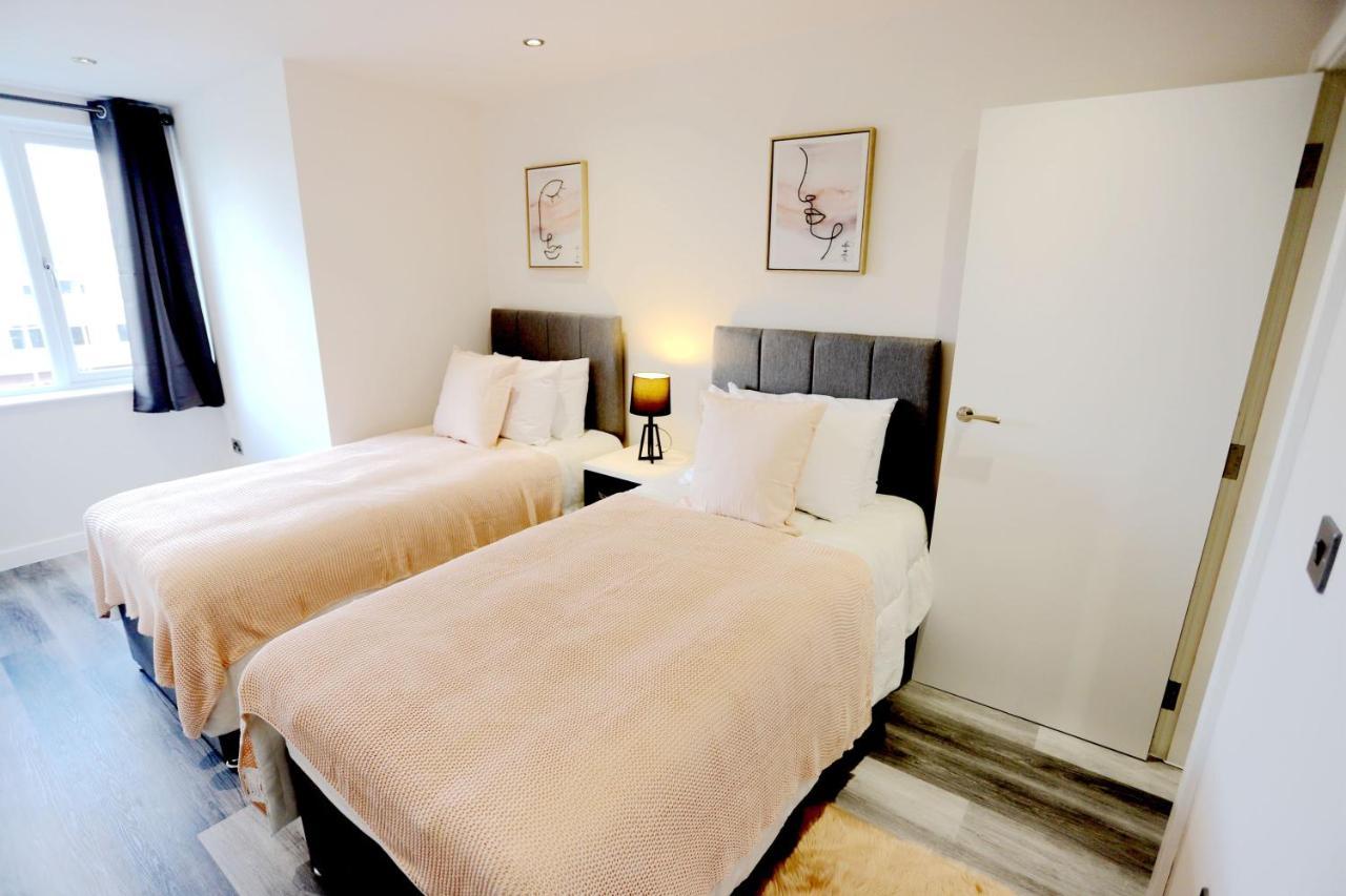 Necairport Interchange Shortstay Homebase * Birmingham